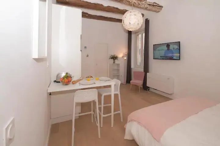 Design Suite Vieux Port Appartement Tout Equipe Climatise Marseille