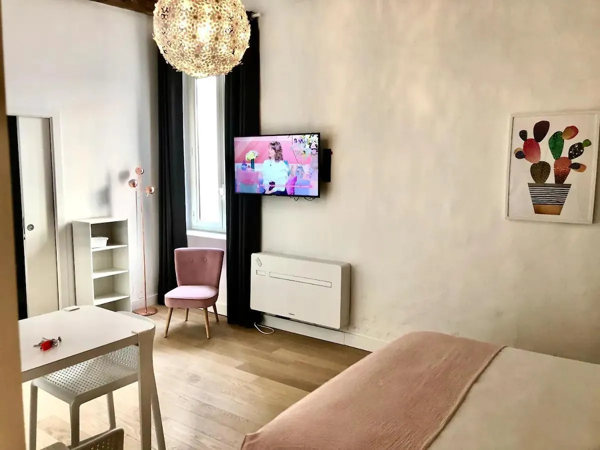 Design Suite Vieux Port Appartement Tout Equipe Climatise Marseille