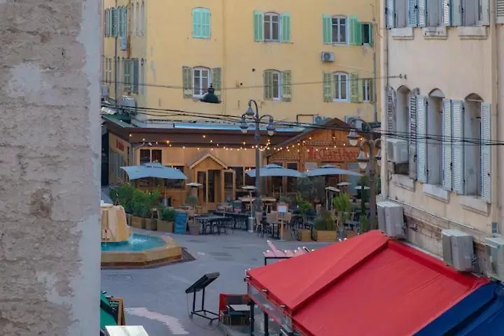 Design Suite Vieux Port Appartement Tout Equipe Climatise Marseille