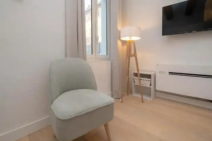 Design Suite Vieux Port Appartement Tout Equipe Climatise Marseille